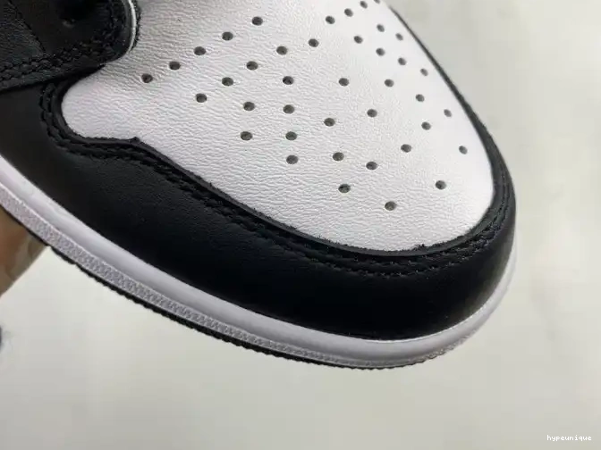 HYPE Jordan 555088-010 Black (2014) Retro 1 Air White 0524